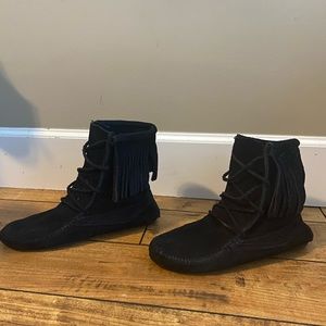 Minnetonka Moccasin boots